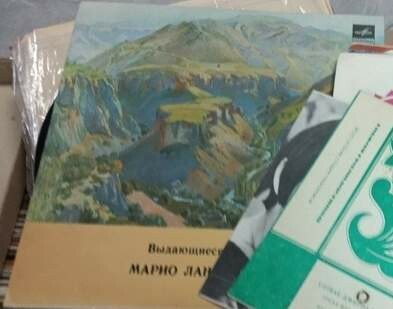 Поет Марио Ланца